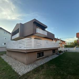 Veliko Polje - Samostojeća kuća - 335 m² - 5 soba - garaža, okućnica